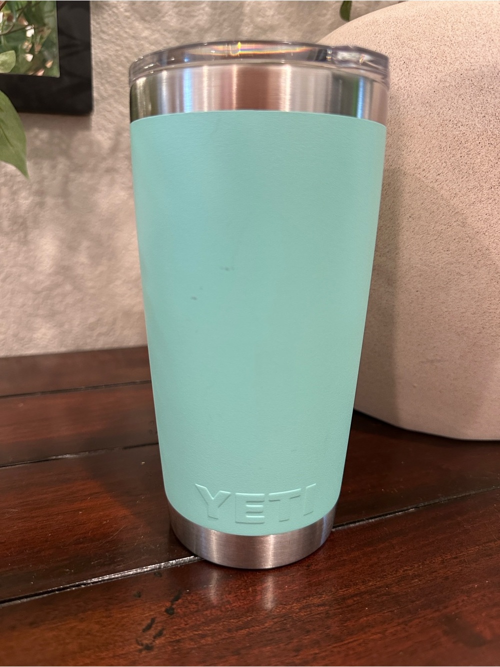 Yeti Mint Blue Rambler Tumbler with Powder-Coat Finish